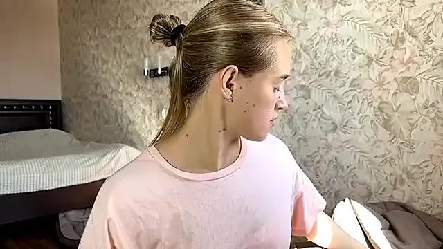 ElisabetLorney from StripChat is Freechat