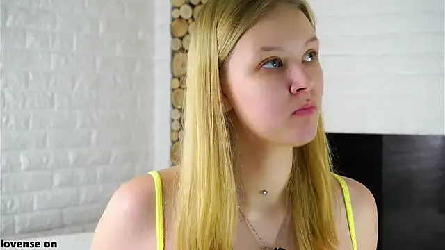 ElissaGlod from StripChat is Freechat