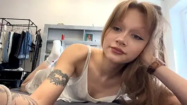 ElissaMikrot from StripChat is Freechat