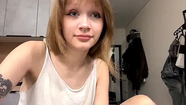ElissaMikrot from StripChat is Freechat