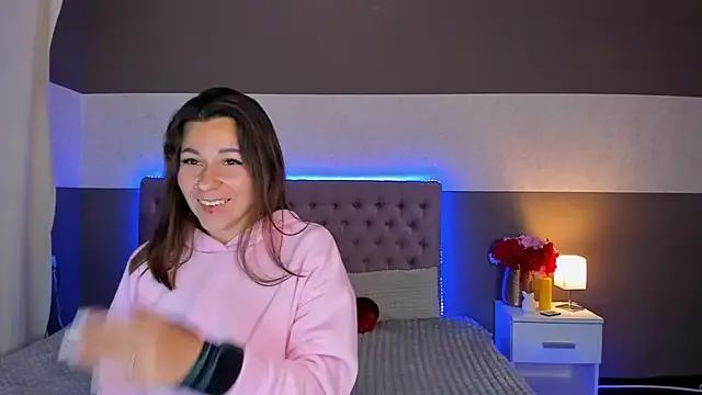 ElissGlow from StripChat is Freechat