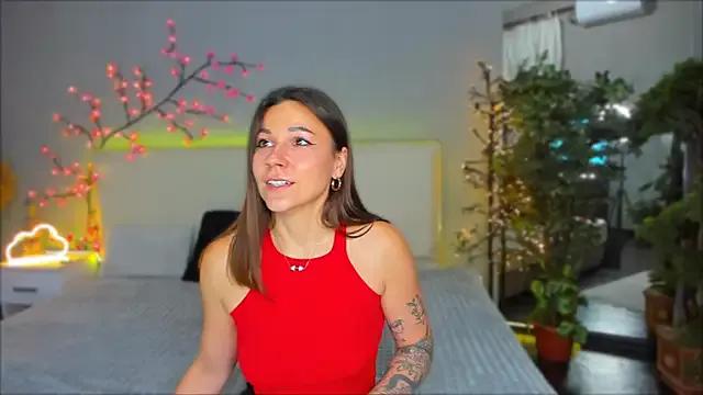 ElissGlow from StripChat is Freechat