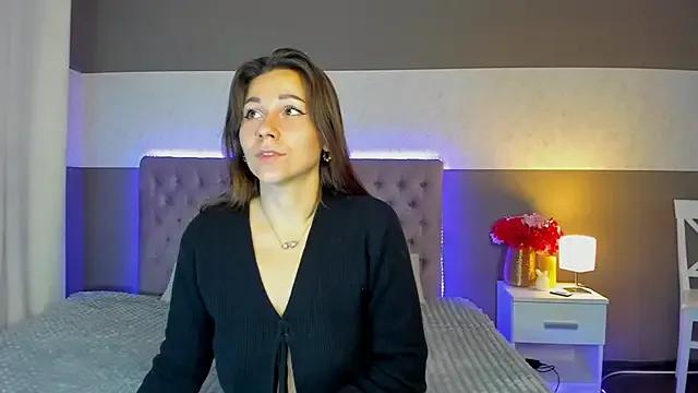 ElissGlow from StripChat is Freechat