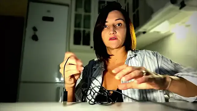 Elizarosse from StripChat is Freechat