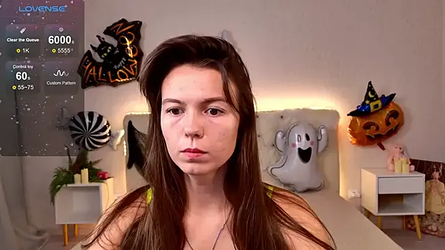 EllaCanny from StripChat is Freechat