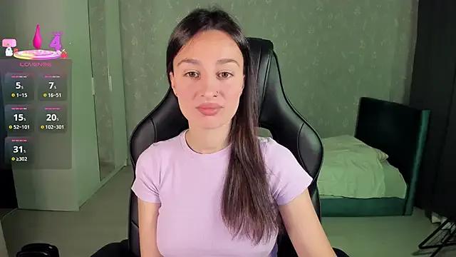 EllaFresh from StripChat