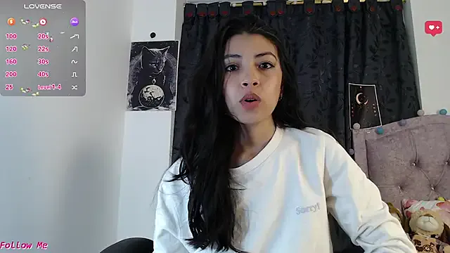 ellajonz from StripChat is Freechat