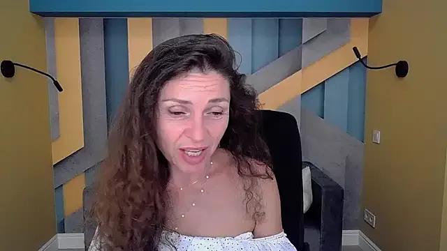 EllaLong from StripChat
