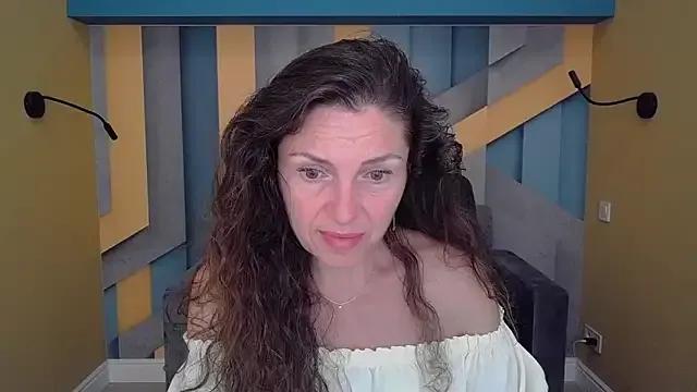 EllaLong from StripChat
