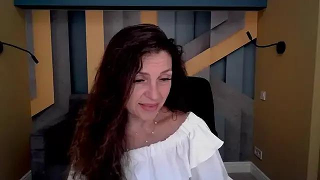 EllaLong from StripChat