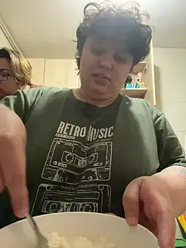 Ellie_Raven from StripChat is Freechat