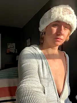 EllieELf from StripChat is Freechat