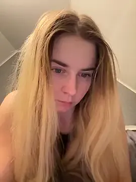 Ellieen from StripChat