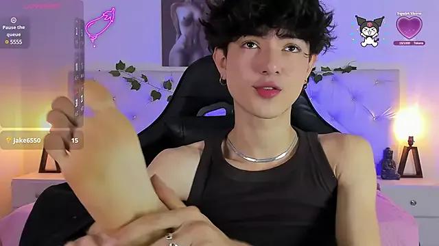 Elliot_younngg from StripChat