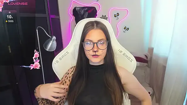 Ellisky from StripChat is Freechat