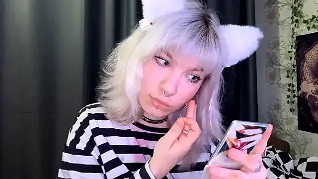 ElnoraVanord from StripChat is Freechat