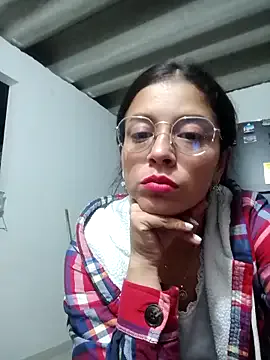 Eloisa_smith from StripChat is Freechat