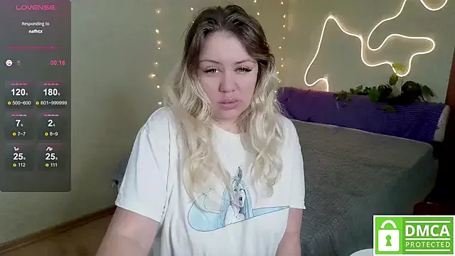 Elven_dreams_ from StripChat