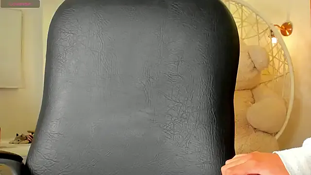 emaa_rosse from StripChat is Freechat