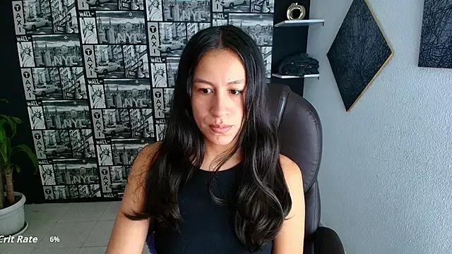 EmiGomez_ from StripChat is Freechat