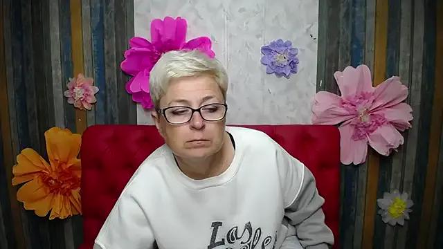 EmiliaGree from StripChat is Freechat