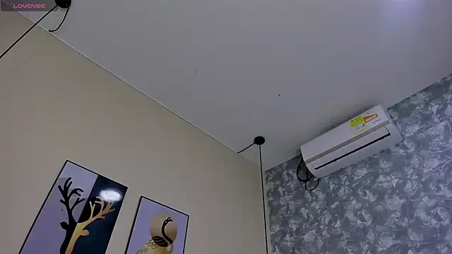 EmillyHarper_ from StripChat is Freechat