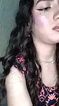 Emily-hottson from StripChat is Freechat