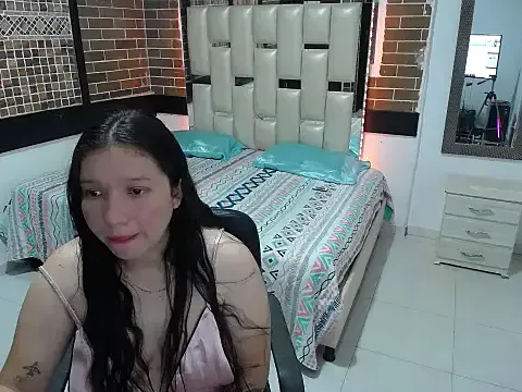 Emily69sexy from StripChat is Freechat