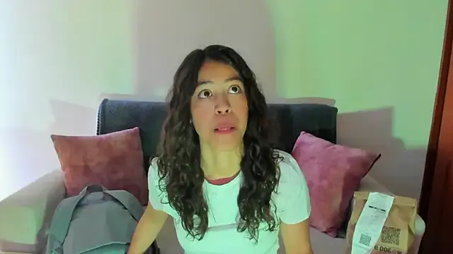 emily_jonessxx from StripChat is Freechat