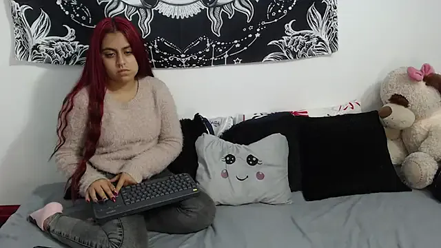 emily_n_abby from StripChat is Freechat