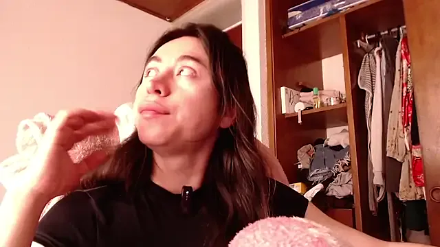 emily_pearl_ from StripChat is Freechat