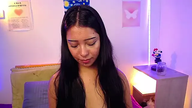 Emilybutterfly1 from StripChat