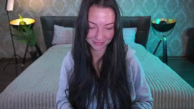 EmilyHalls from StripChat is Freechat