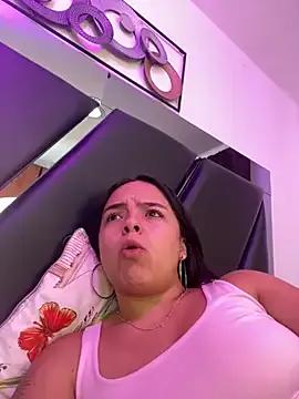 EmilyHarperr from StripChat is Freechat