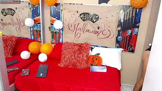 EmilyJonns from StripChat is Freechat