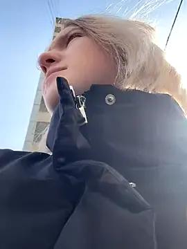 EmilyMood from StripChat is Freechat