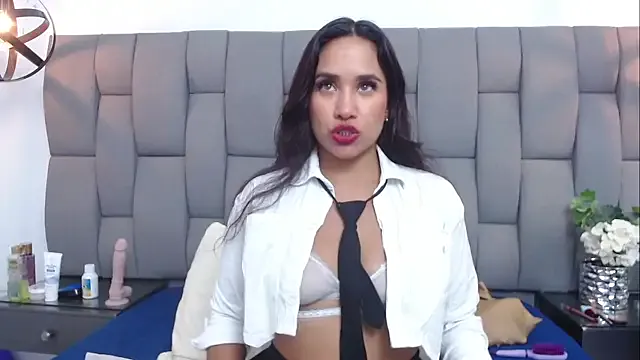 Emilysweet2 from StripChat is Freechat