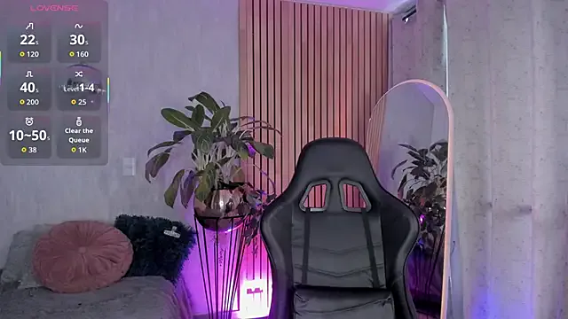 emma______ from StripChat is Freechat