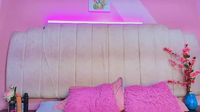 Emma_Carteer from StripChat is Freechat