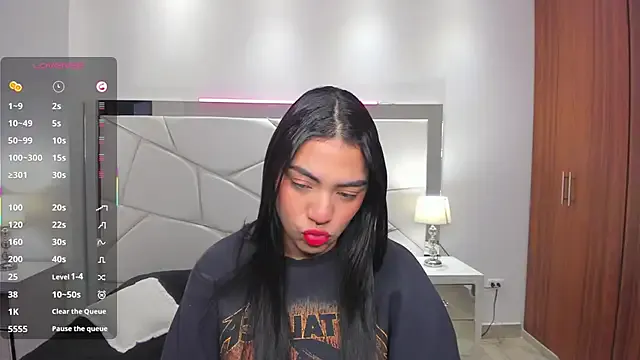 emma_connor1 from StripChat is Freechat