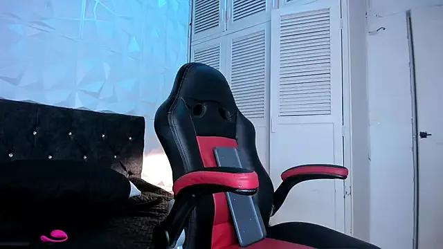 Emma_dl2 from StripChat