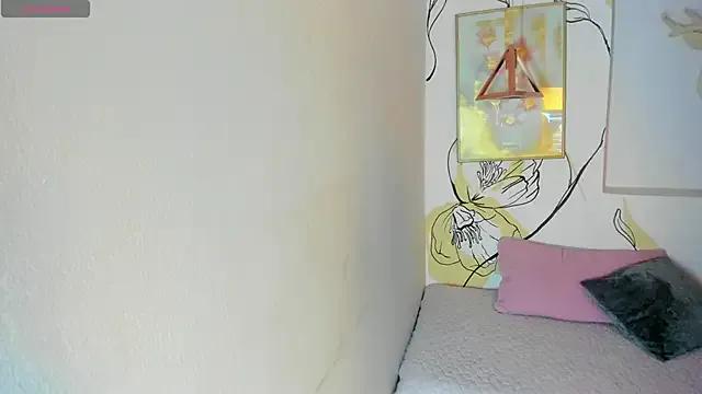 Emma_Glamm from StripChat is Freechat