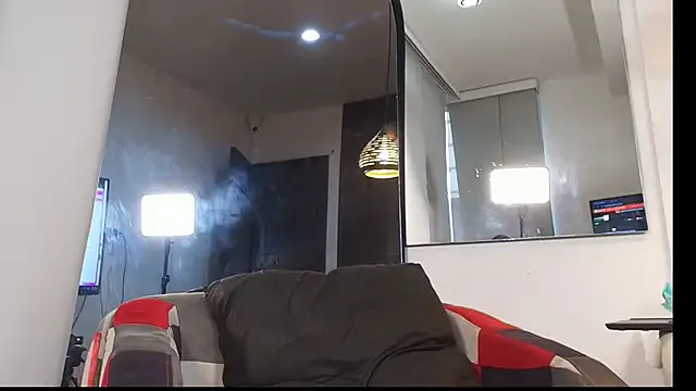 emma_hearths from StripChat is Freechat