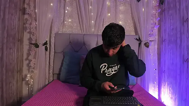 Emma_Muller1 from StripChat