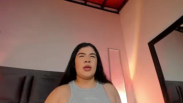 EmmaBecket2 from StripChat