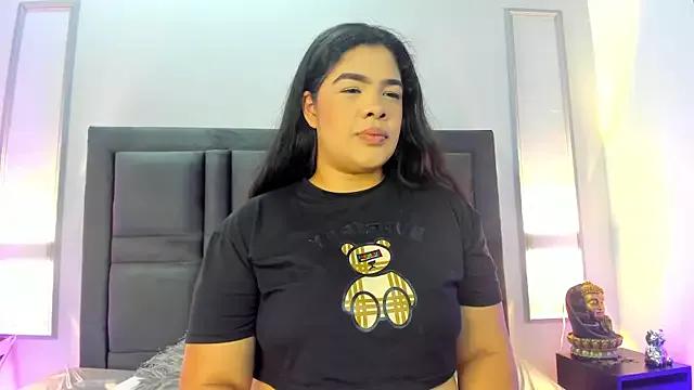 EmmaBecket2 from StripChat