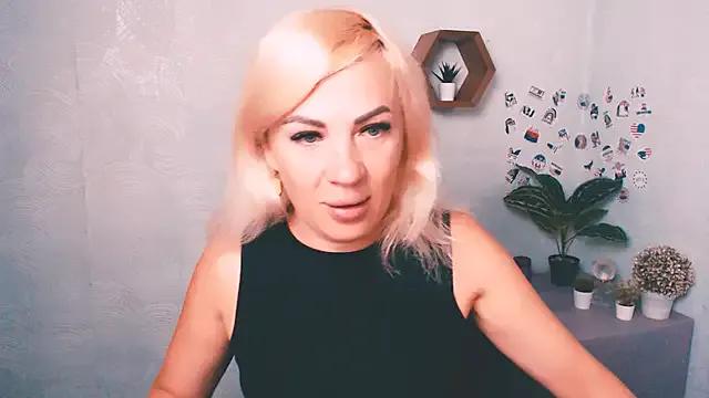 EmmaCat_ from StripChat is Freechat