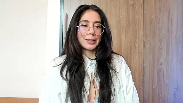 Emmadiaz1 from StripChat
