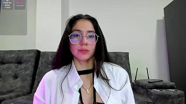 Emmadiaz1 from StripChat