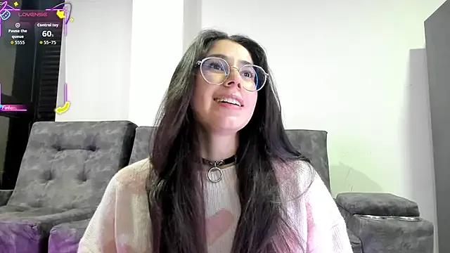 Emmadiaz1 from StripChat